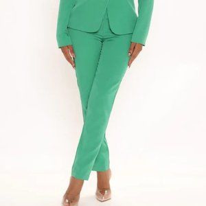 NWOT - Kelly Green Dress Pants - Size M